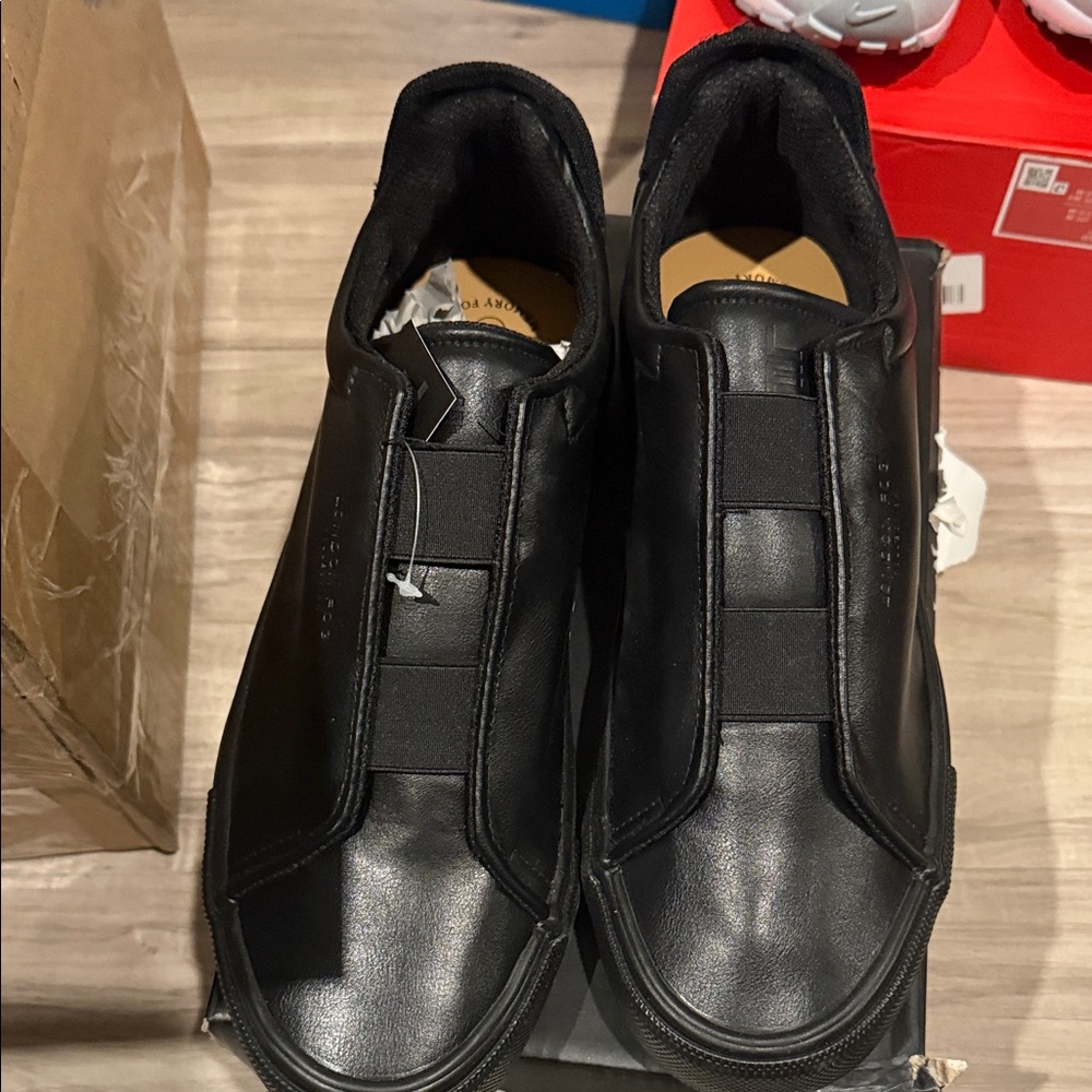 London Fog Black Men's Sneakers